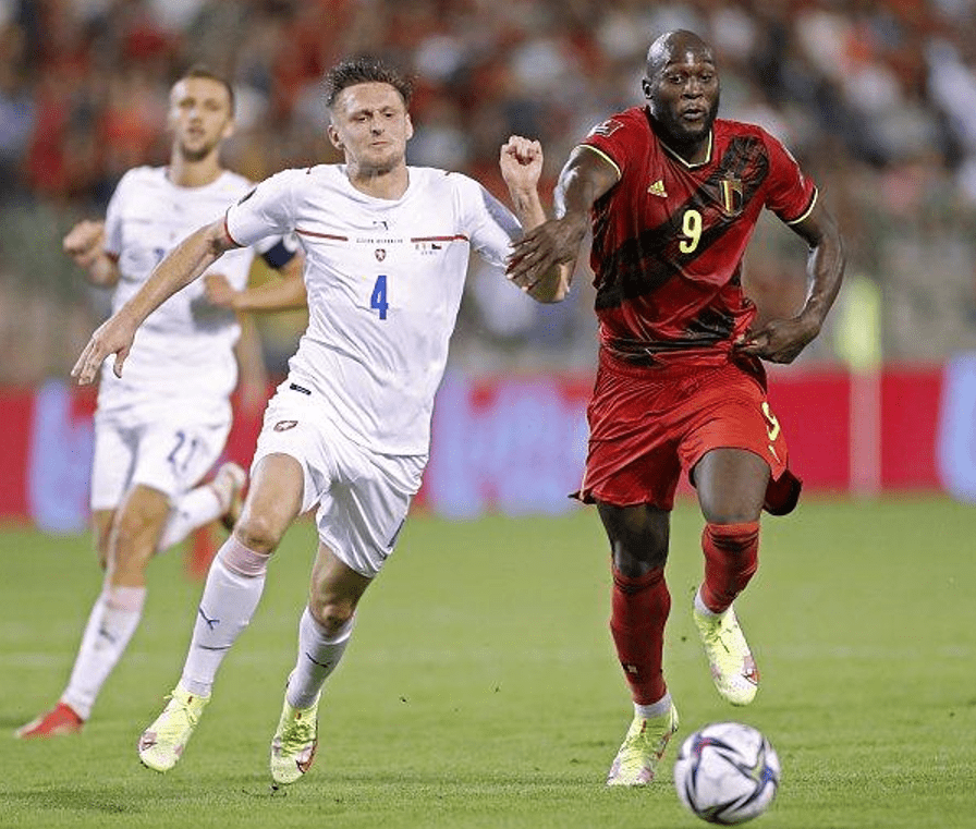 开云体育-包含莱万多夫斯基连续五场比赛得分超过逆转，公牛挑战极限！的词条